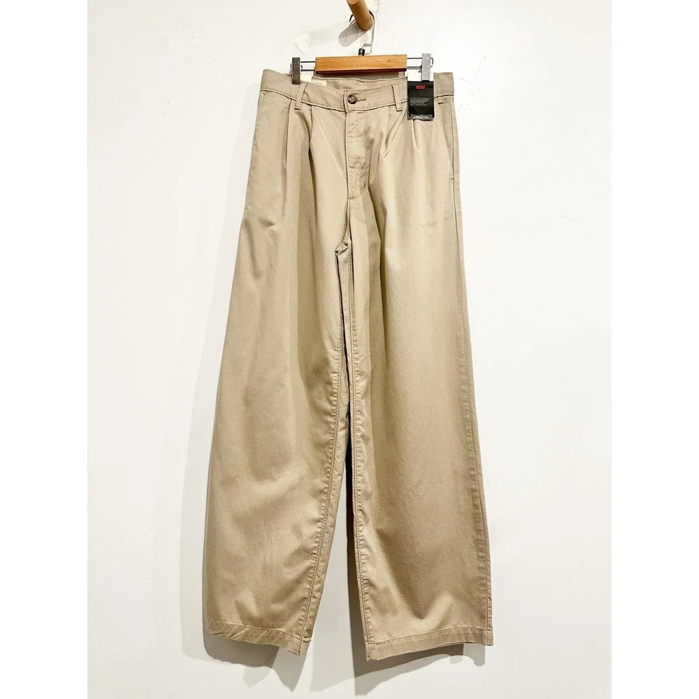NWT Levi's HR Pleated Trouser in Cobblestone Size 28x32